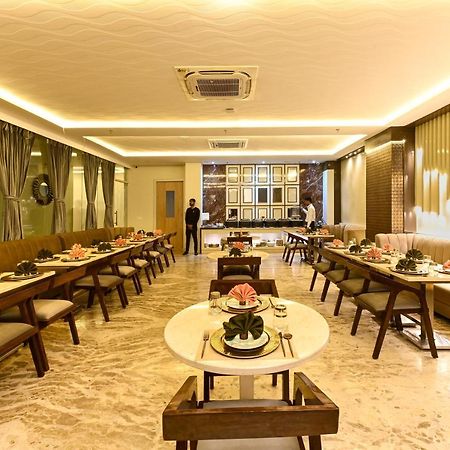 Hotel Avalon Palms Agra Агра Экстерьер фото