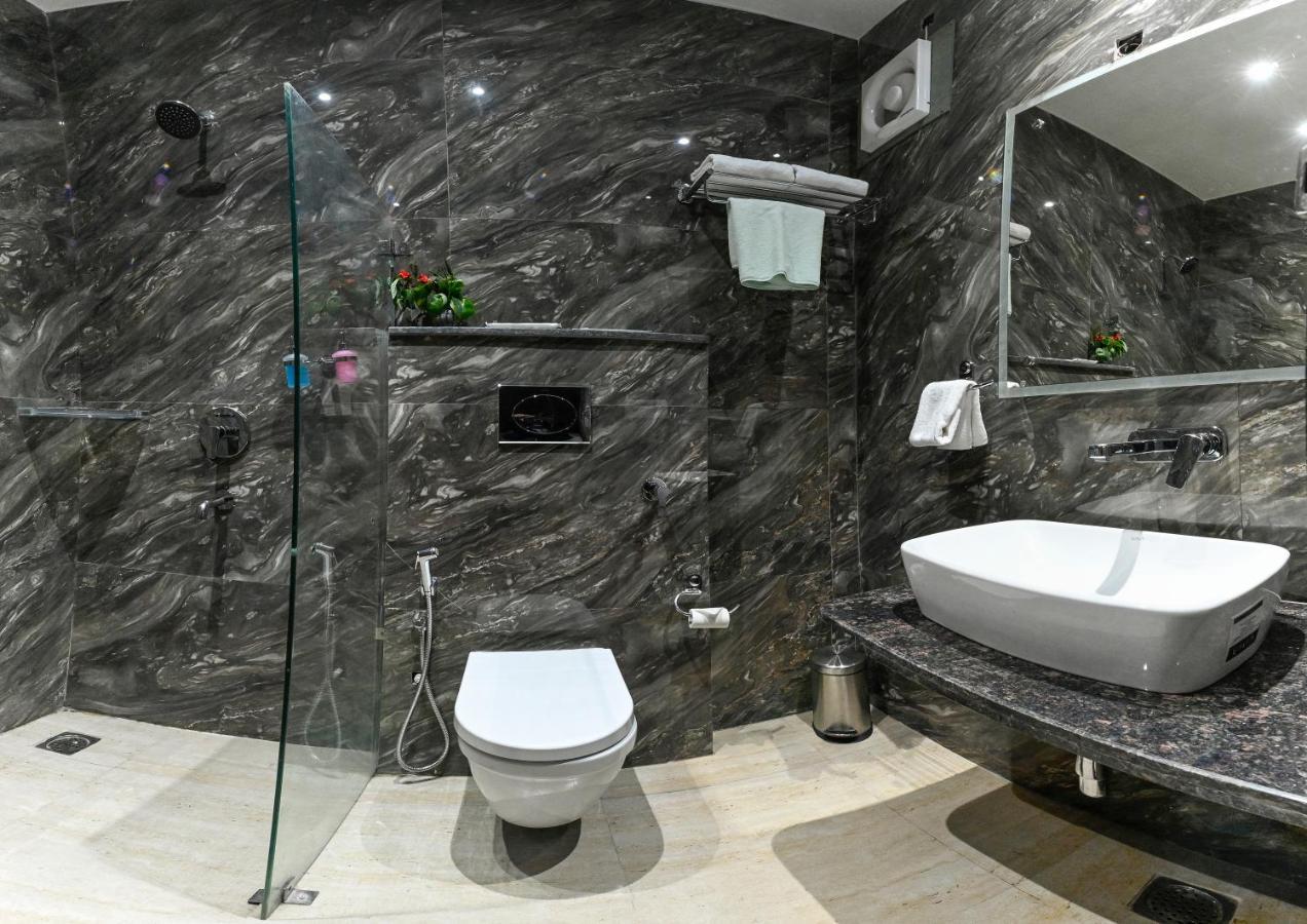 Hotel Avalon Palms Agra Агра Экстерьер фото