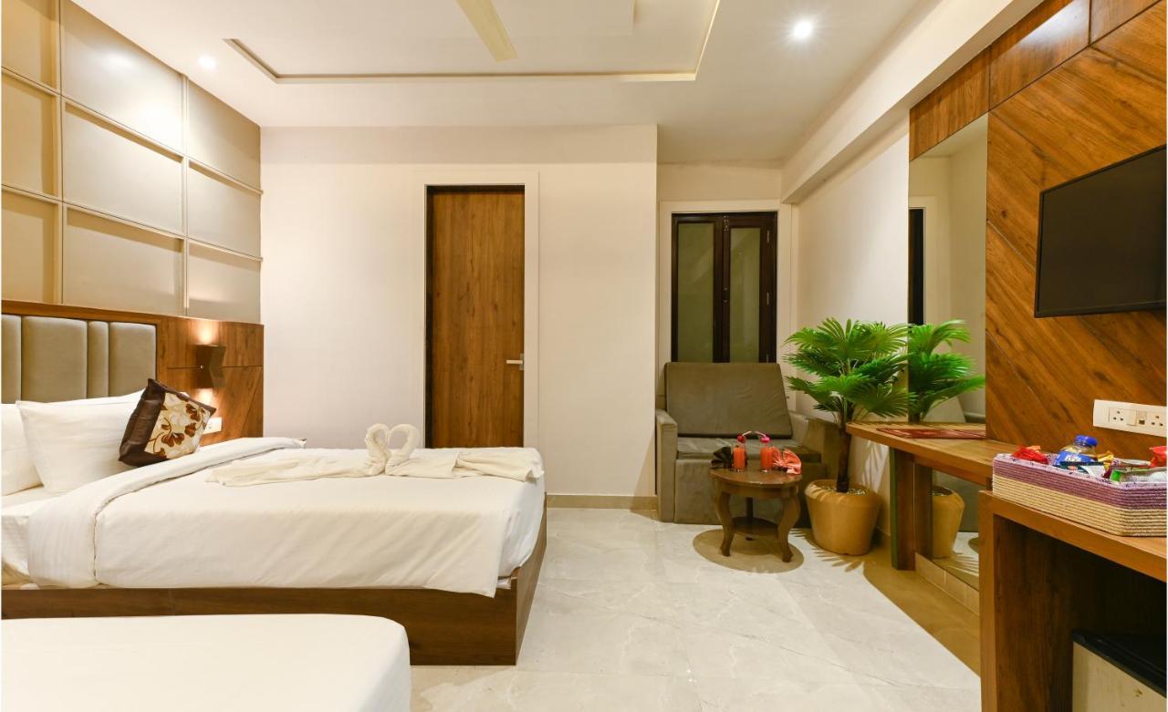 Hotel Avalon Palms Agra Агра Экстерьер фото