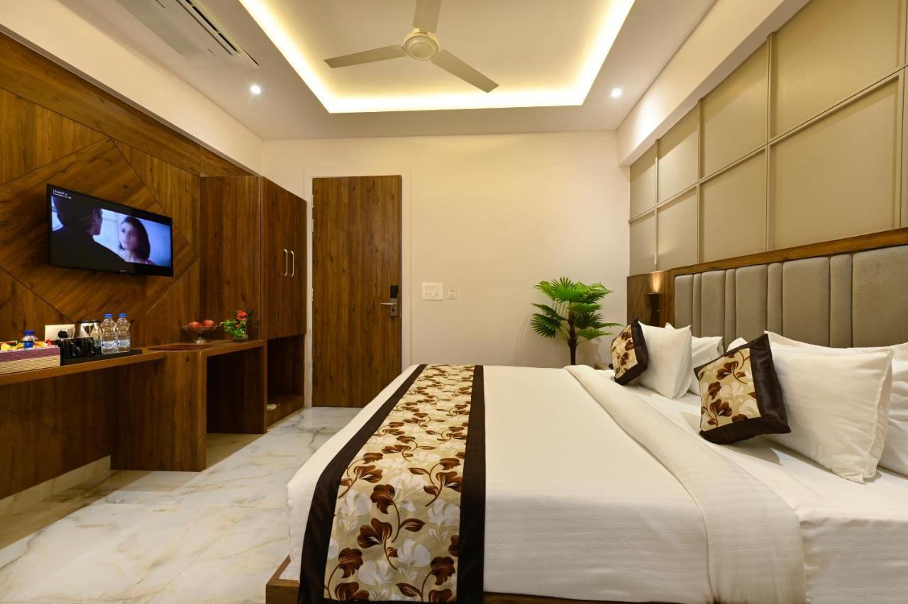 Hotel Avalon Palms Agra Агра Экстерьер фото