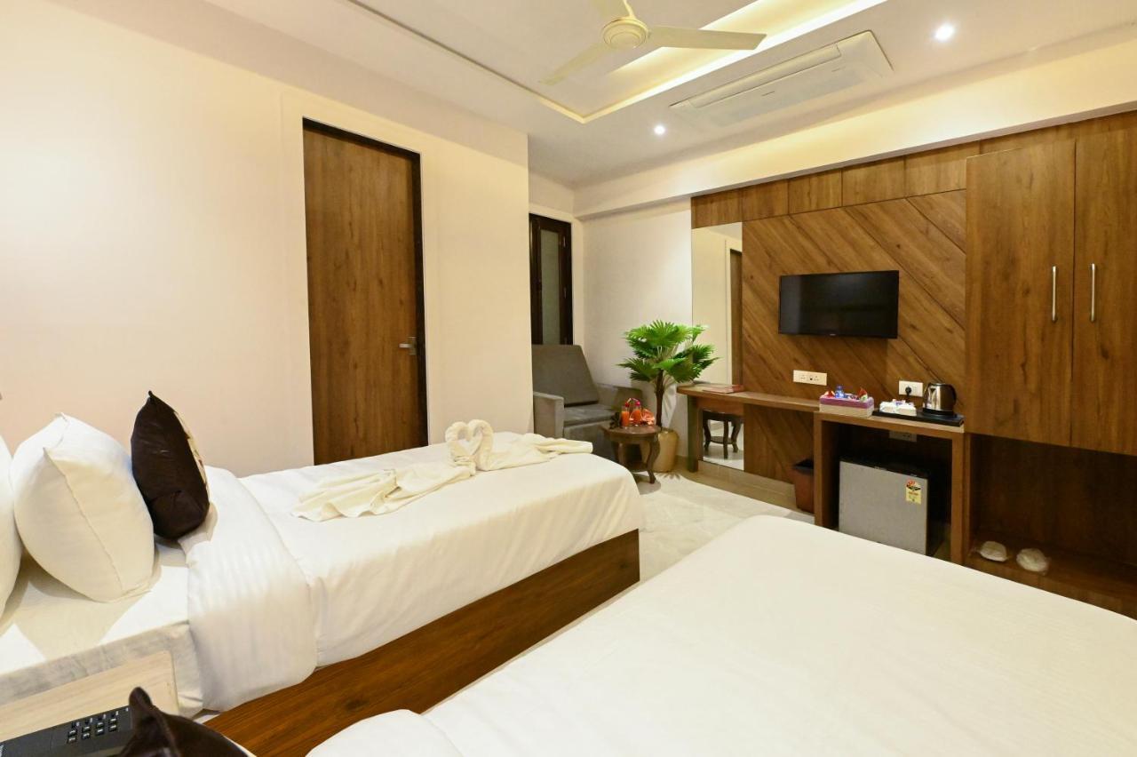 Hotel Avalon Palms Agra Агра Экстерьер фото