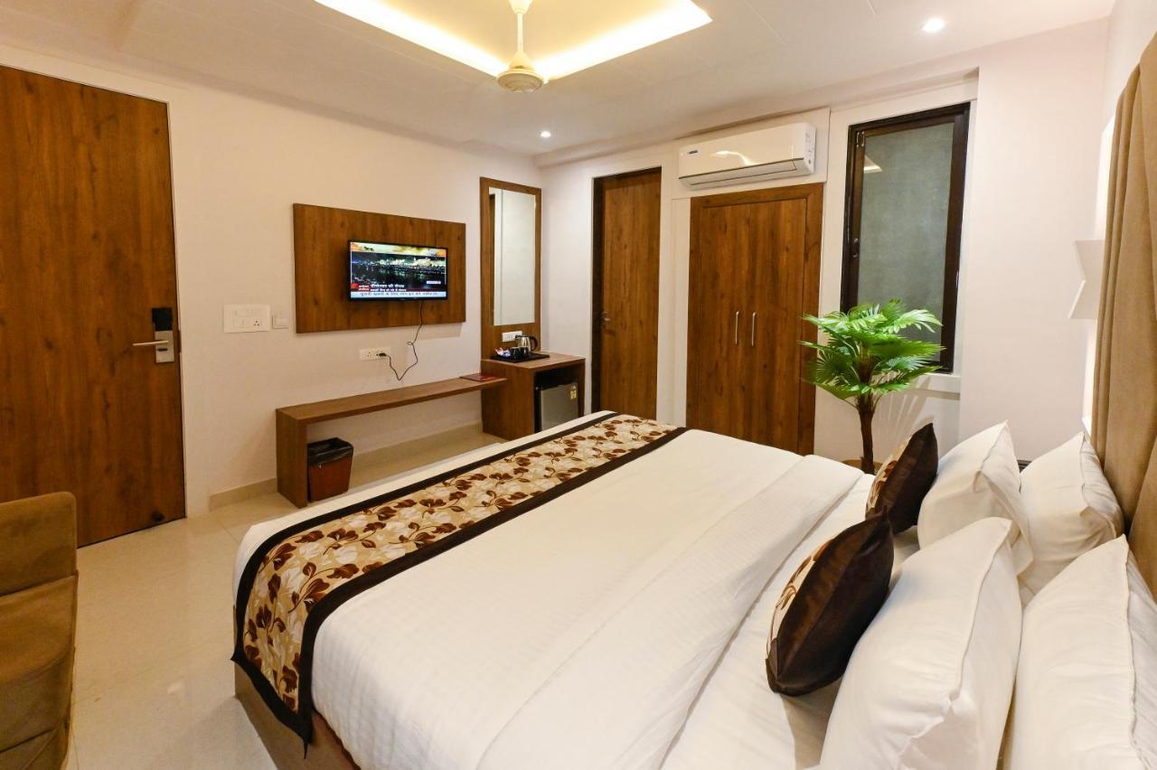 Hotel Avalon Palms Agra Агра Экстерьер фото