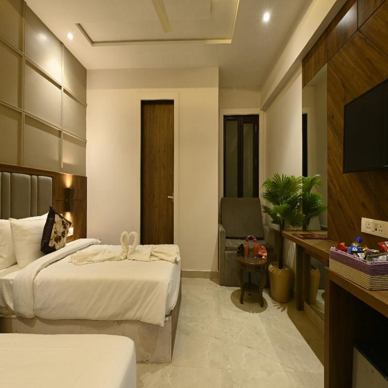 Hotel Avalon Palms Agra Агра Экстерьер фото