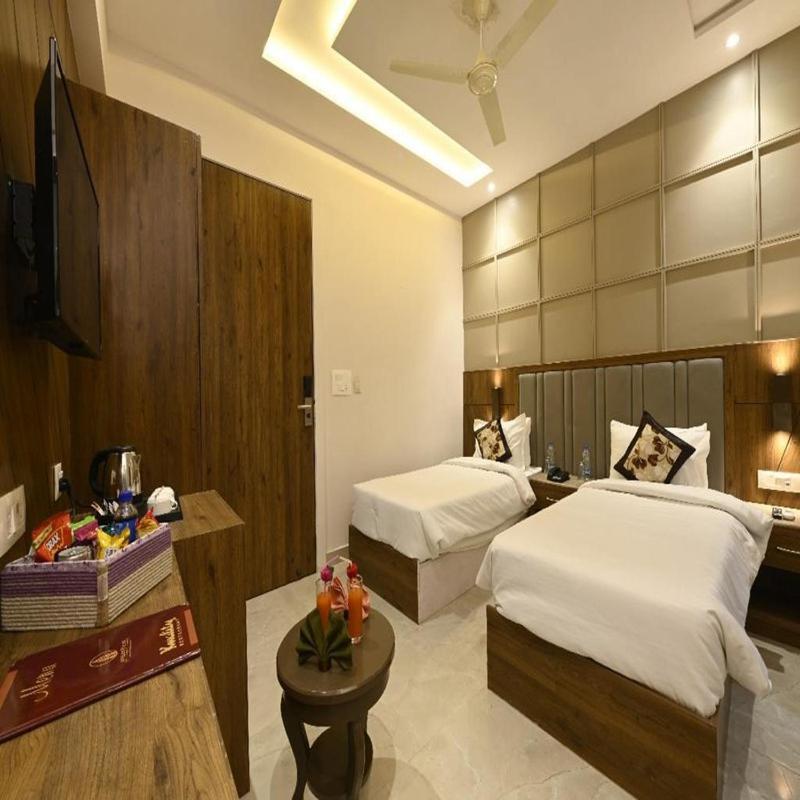 Hotel Avalon Palms Agra Агра Экстерьер фото